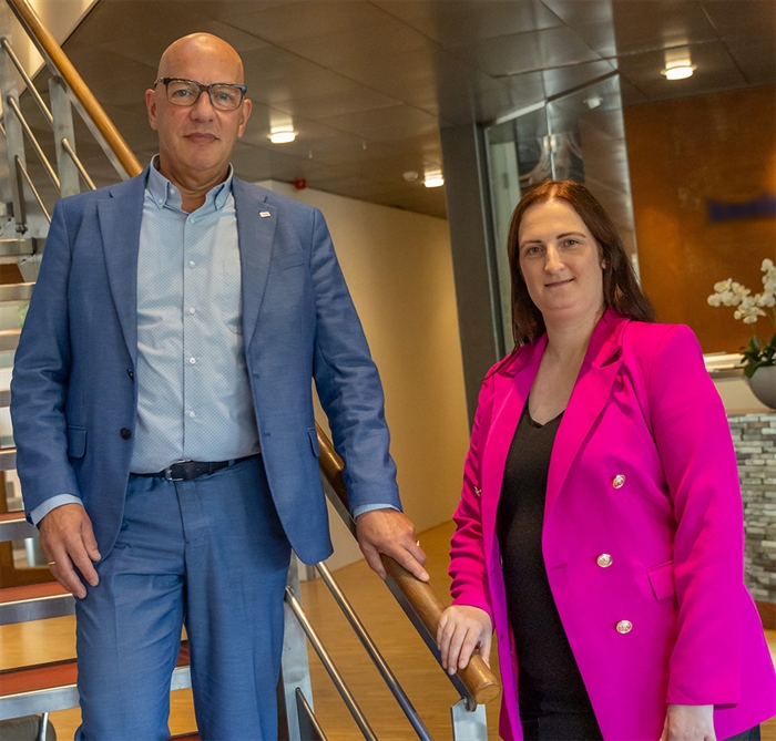 ION ZET OPPERVLAKTEBEHANDELING NADRUKKELIJK OP DE AGENDA